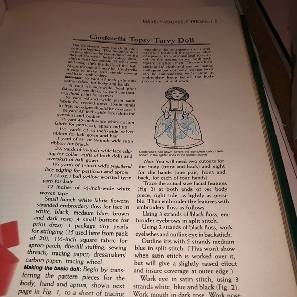 Green 'A Family Christmas' Book - Picture 6 of 12